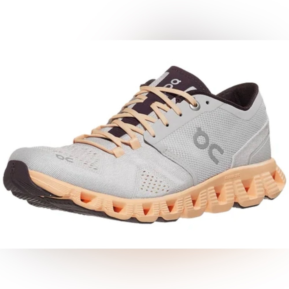 Like new Gray and Coral OnCloud Sneakers